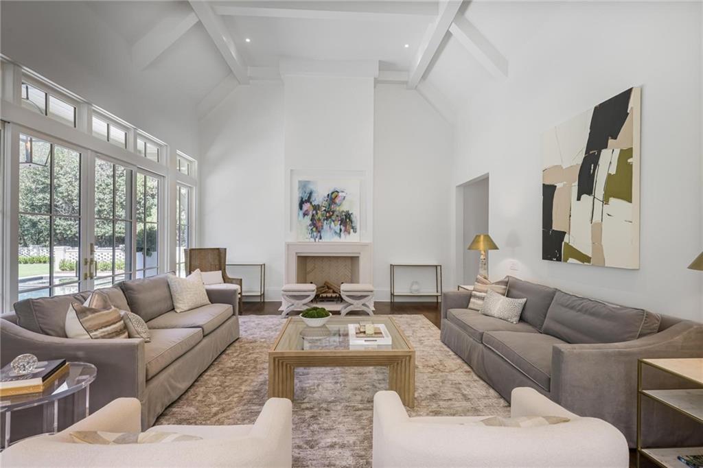 Tuxedo Park - Residential