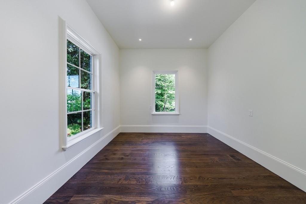 Tuxedo Park - Residential