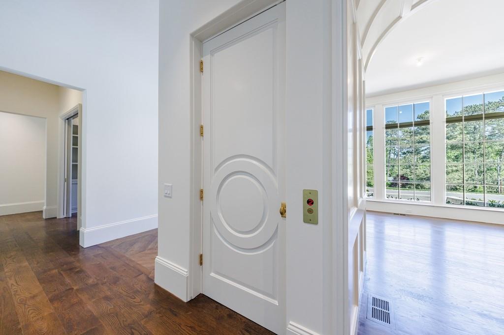 Tuxedo Park - Residential