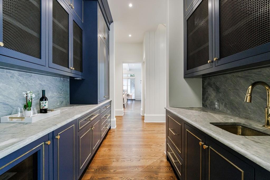 Tuxedo Park - Residential