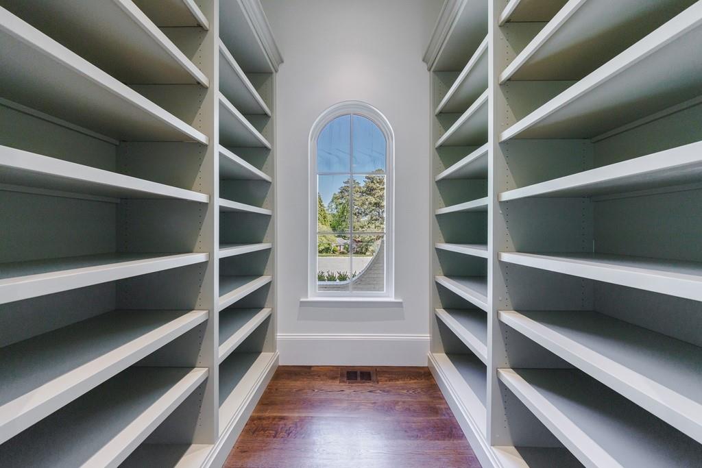Tuxedo Park - Residential