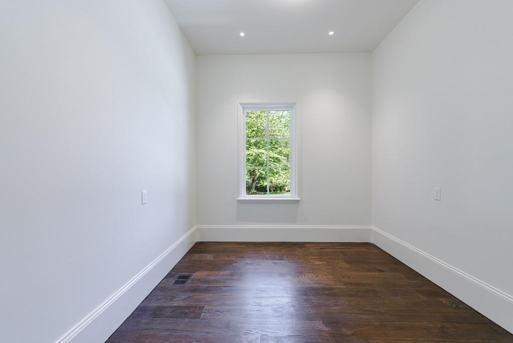 Tuxedo Park - Residential