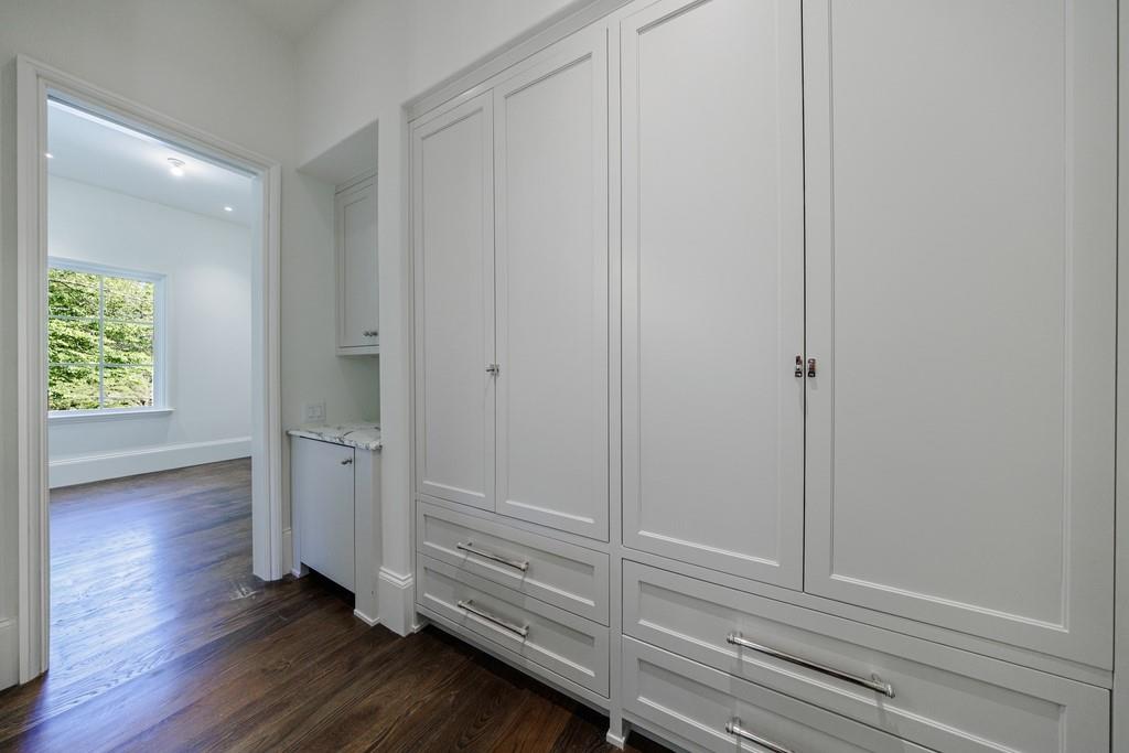 Tuxedo Park - Residential
