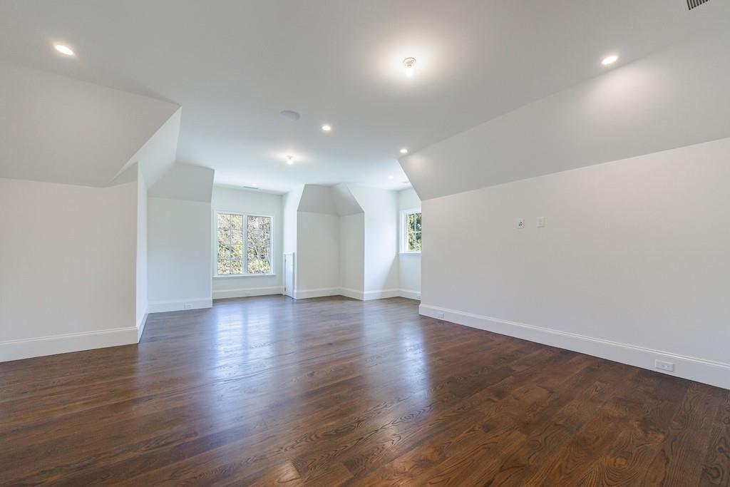 Tuxedo Park - Residential