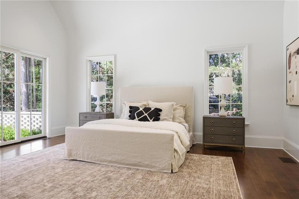 Tuxedo Park - Residential