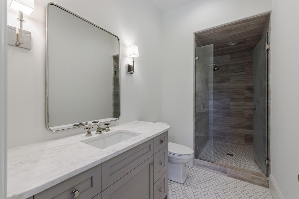 Tuxedo Park - Residential
