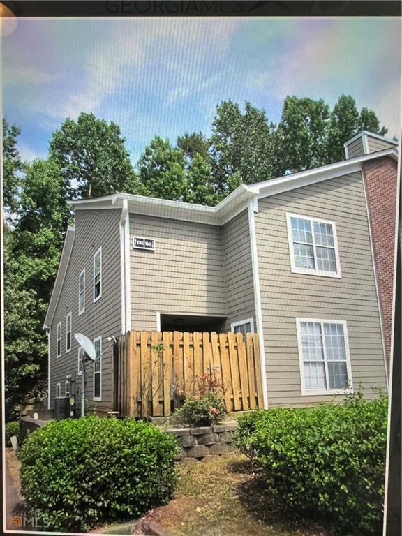 Come rent this quiet 3 bedrooms 2 bathrooms and Half condo in a convenient Norcross location near Interstate 85.
Luxury vinyl throughout the entire house and tiled bathrooms. Lots of closets.
All appliances included (brand new washer and a dryer) and WATER.
2 assigned parking spaces and guest parking.
Enjoy the neighborhood pool located near the mailbox.
No PET. Min credit score is 650.
Income to be at least 3X the monthly rental amount.