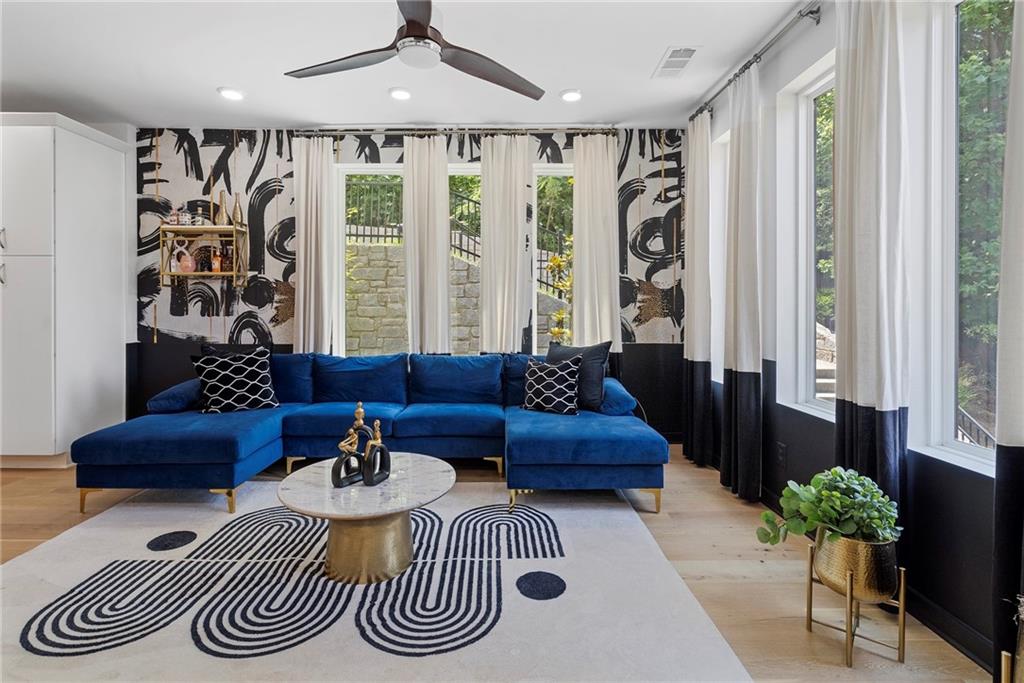 371 Pratt Drive SE 207