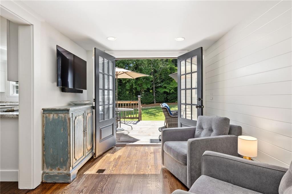 320 Dickerson Road NE