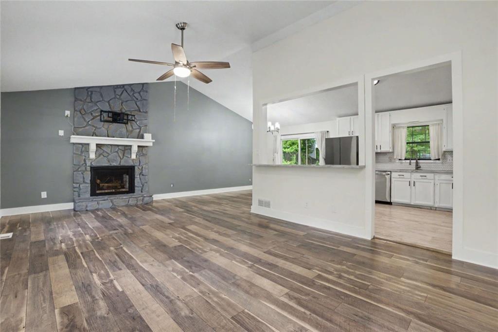 2641 Foxglove Drive SW