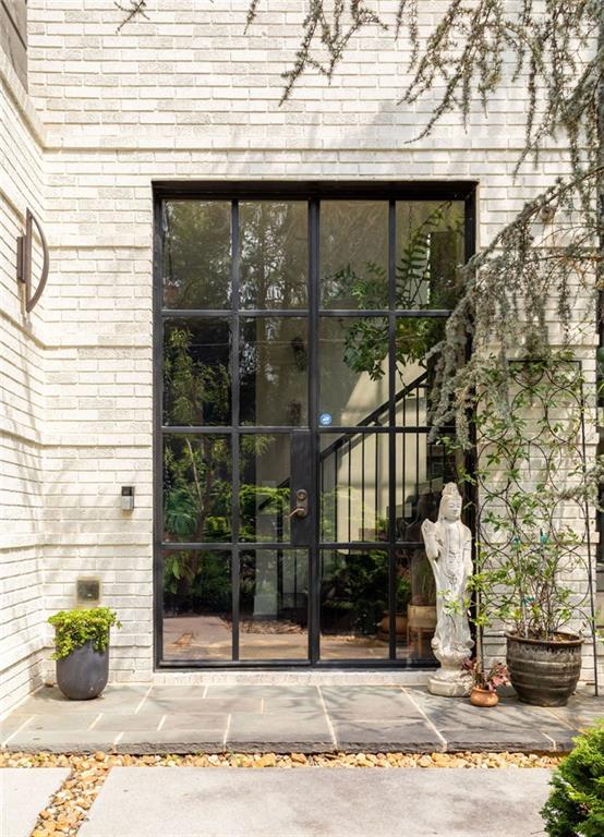 571 Overbrook Drive NW