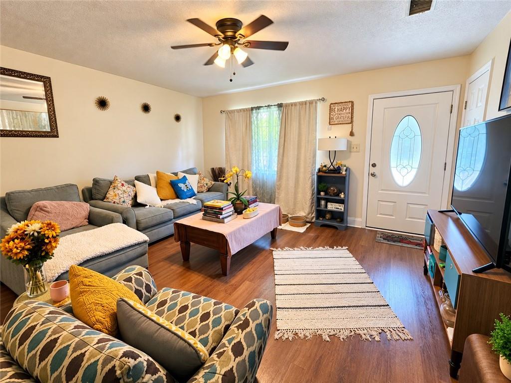 792 Plainville Circle SW