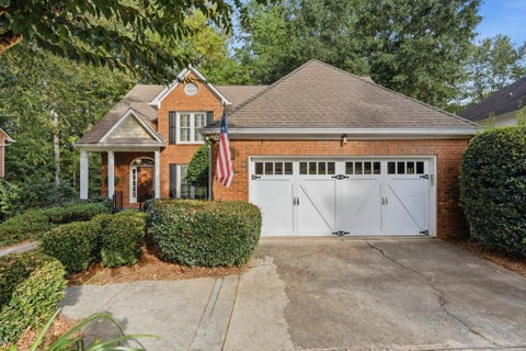 Homes For Sale - 121 Red Oak Lane<br/> Alpharetta, GA 30009