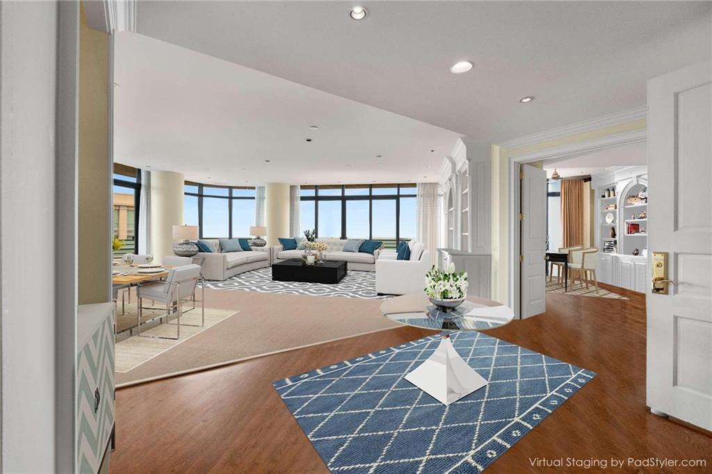 750 Park Avenue NE 25W