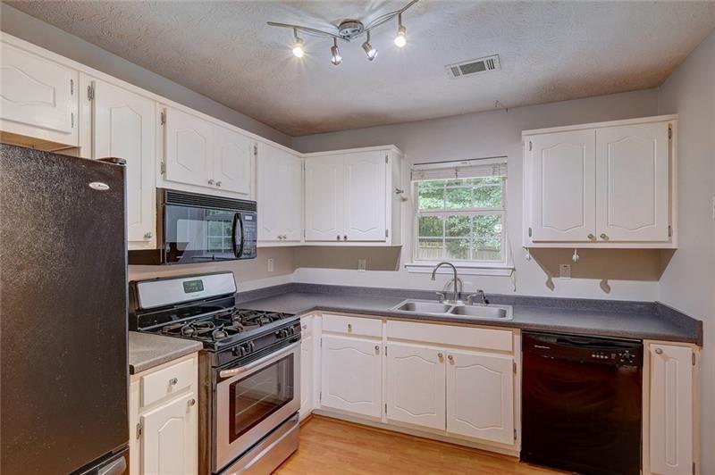 169 Parkside Drive, Stockbridge, Georgia image 5
