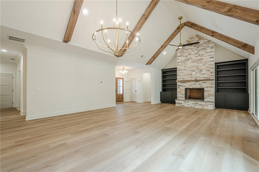 912 Oak Drive