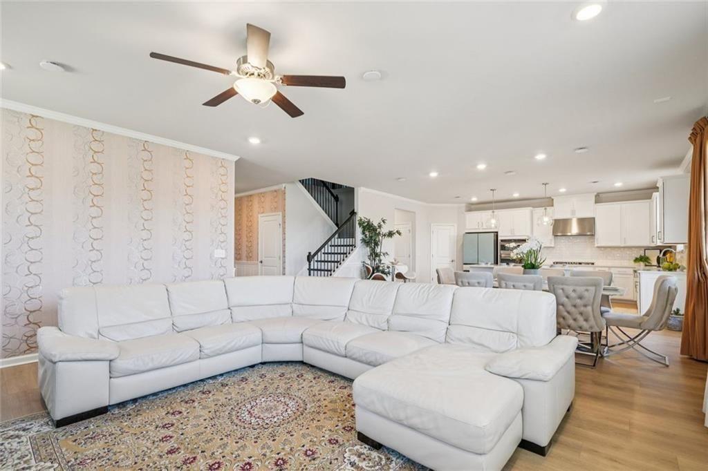 8540 Stratford Oaks Avenue