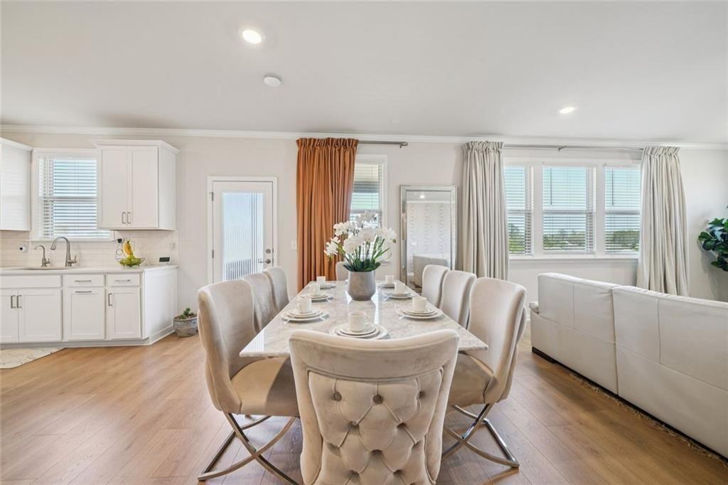 8540 Stratford Oaks Avenue