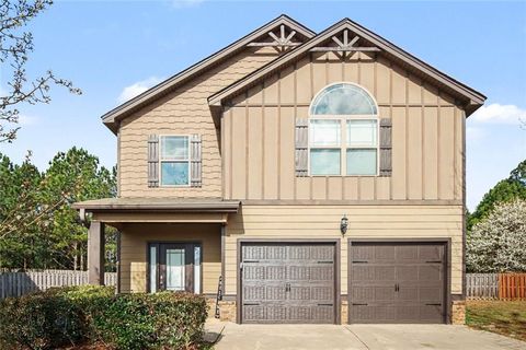 Homes For Sale - 767 Effendi Place<br/> Fairburn, GA 30213