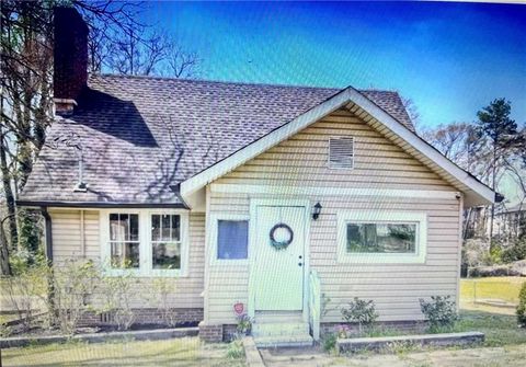 Photo of 530 Elmwood Road NW, Atlanta, GA 30318 (MLS # 7713218)