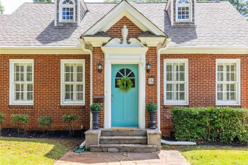 16 Clarendon Avenue