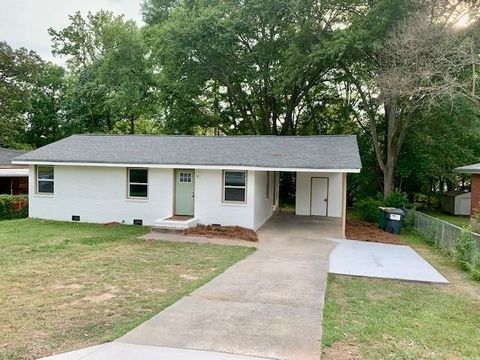 Homes For Sale - 4559 Hendrix Drive<br/> Forest Park, GA 30297