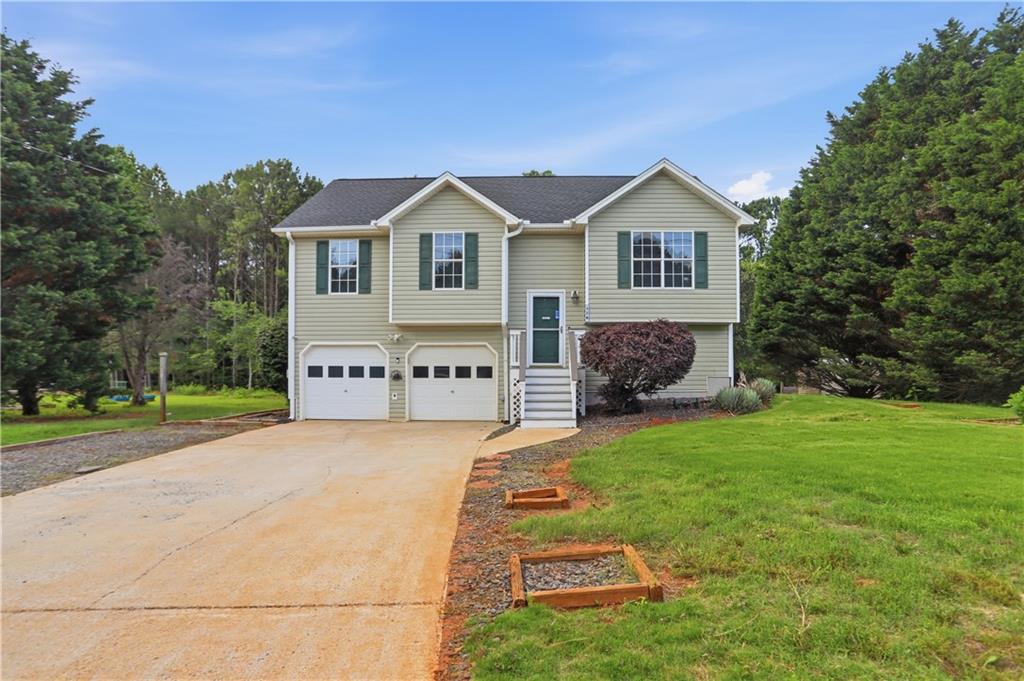 128 Ravenwood Lane