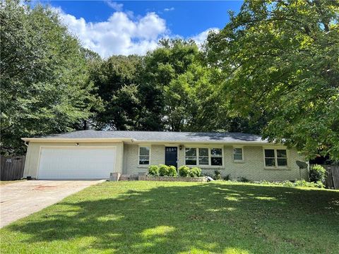 Homes For Sale - 2334 Elmwood Drive<br/> Atlanta, GA 30339