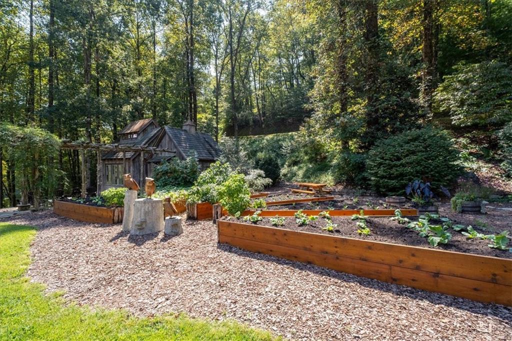 Ellijay, Georgia, 30540, United States, 5 Bedrooms Bedrooms, ,7 BathroomsBathrooms,Residential,Active,2036682