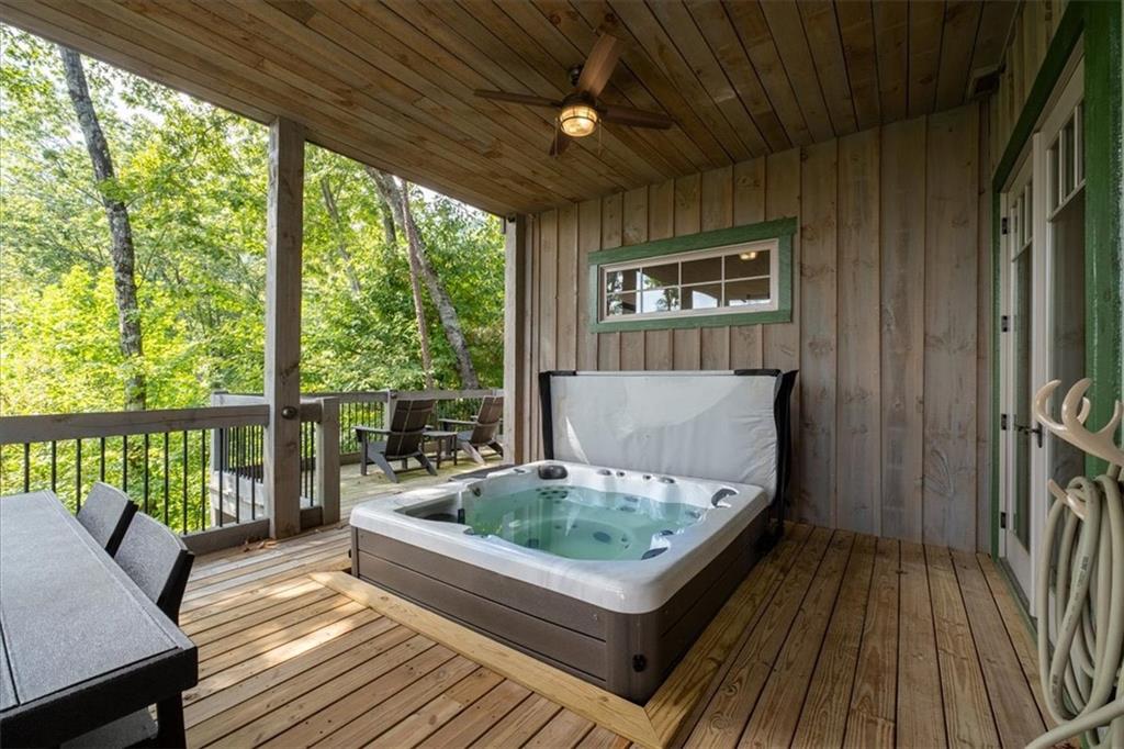 Ellijay, Georgia, 30540, United States, 5 Bedrooms Bedrooms, ,7 BathroomsBathrooms,Residential,Active,2036682