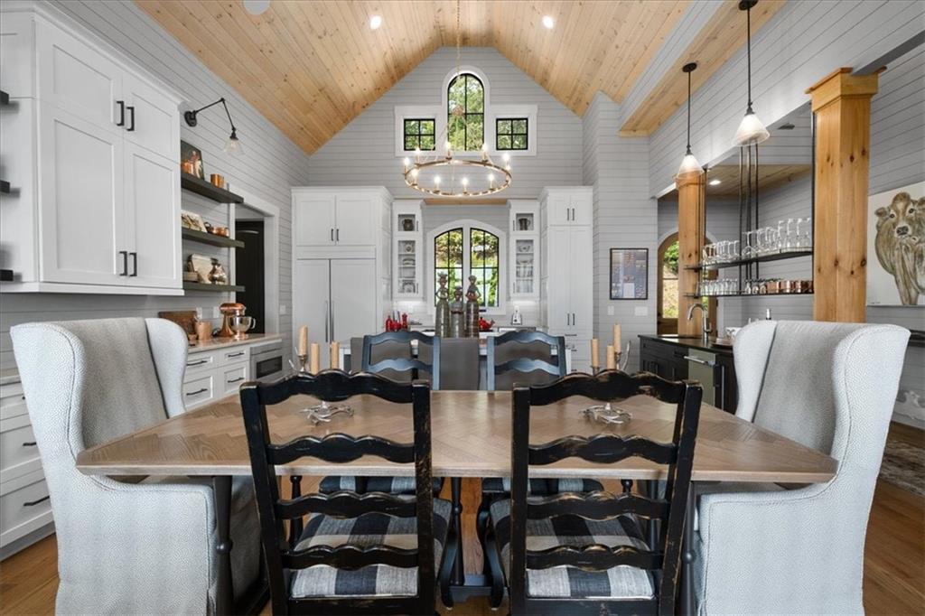 Ellijay, Georgia, 30540, United States, 5 Bedrooms Bedrooms, ,7 BathroomsBathrooms,Residential,Active,2036682