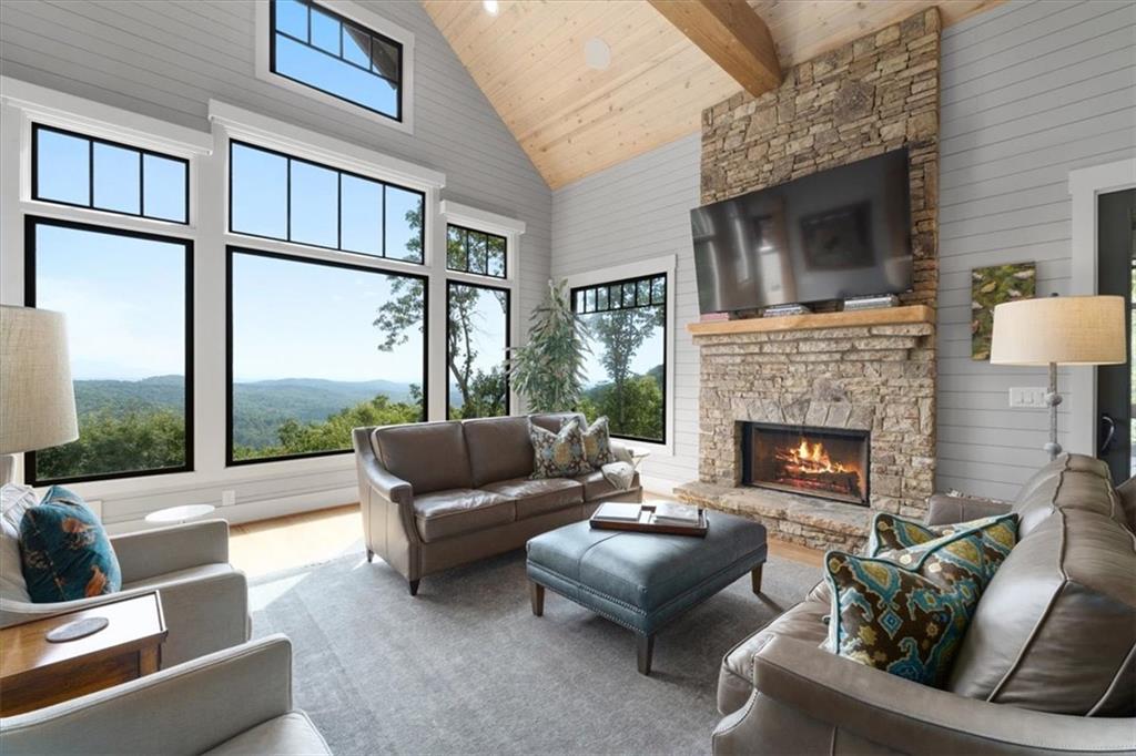 Ellijay, Georgia, 30540, United States, 5 Bedrooms Bedrooms, ,7 BathroomsBathrooms,Residential,Active,2036682