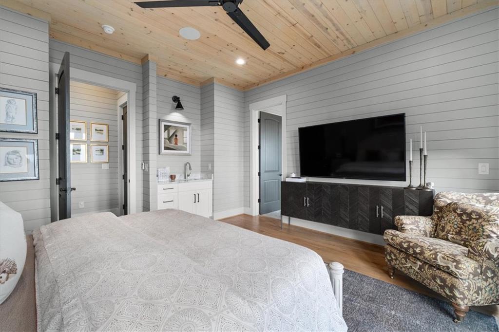 Ellijay, Georgia, 30540, United States, 5 Bedrooms Bedrooms, ,7 BathroomsBathrooms,Residential,Active,2036682