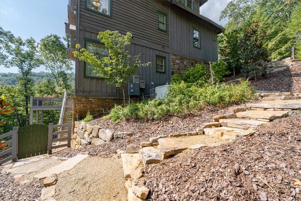 Ellijay, Georgia, 30540, United States, 5 Bedrooms Bedrooms, ,7 BathroomsBathrooms,Residential,Active,2036682