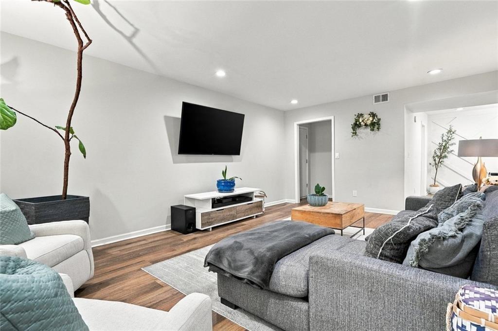 6851 Roswell Road Q-15