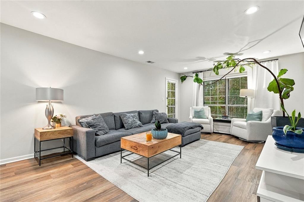 6851 Roswell Road Q-15