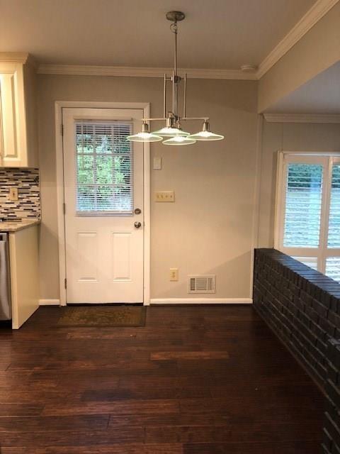 4832 VALLEY VIEW Court
