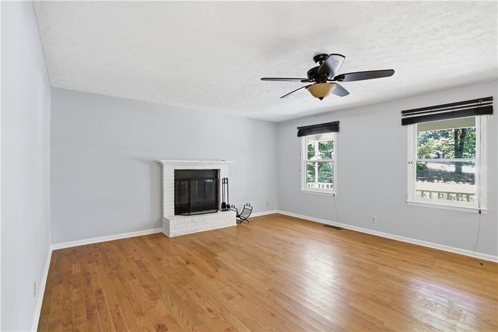 104 West Lane SE