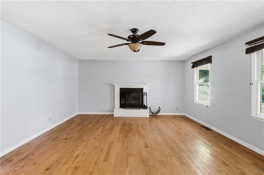 104 West Lane SE