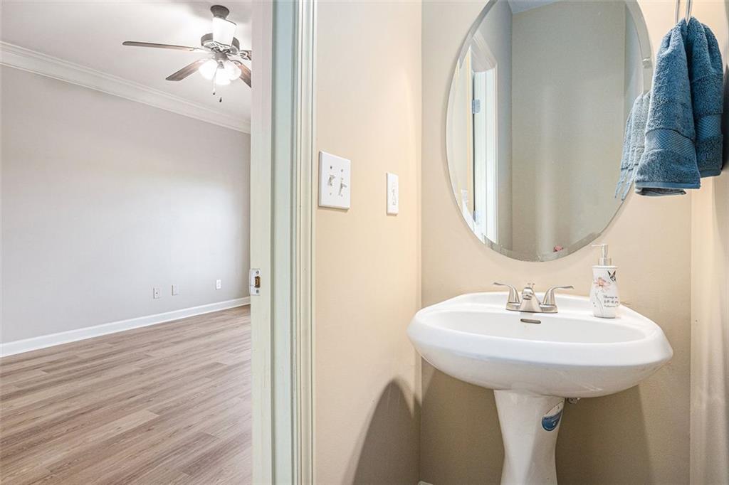 527 Pringle Drive, Suwanee, Georgia image 10