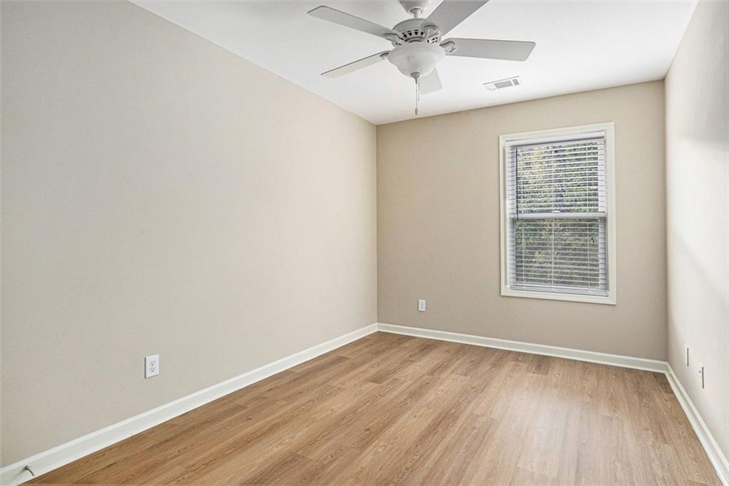 527 Pringle Drive, Suwanee, Georgia image 17