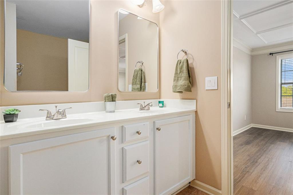 527 Pringle Drive, Suwanee, Georgia image 14