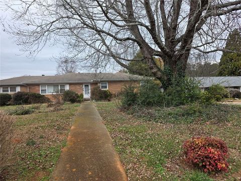 Homes For Sale - 602 Hurt Road<br/> Smyrna, GA 30082