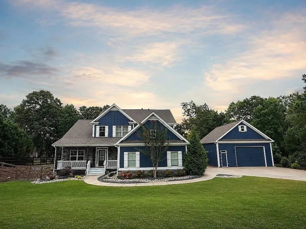 532 Black Horse Circle