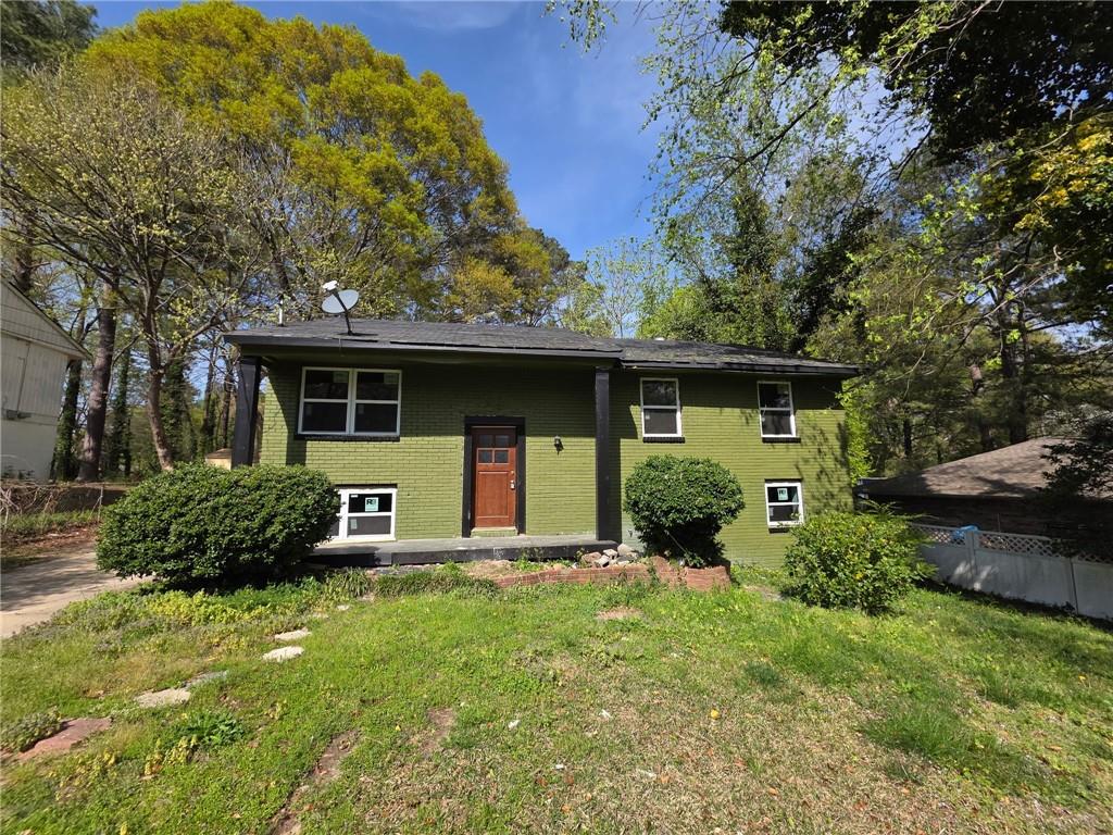 BACK ON THE MARKET!!!!!!! This 3-bedroom, 2.5-bathroom home is an investor's dream that offers great potential. The house is located on a nice lot in an established neighborhood, providing ample outdoor space. With room for added living space, this home is perfect for those looking to customize or create their ideal living environment. A wonderful opportunity for buyers with a vision.