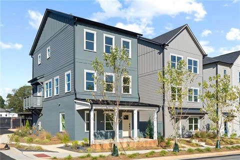 Homes For Sale - 371 Kings Landing<br/> Hapeville, GA 30354