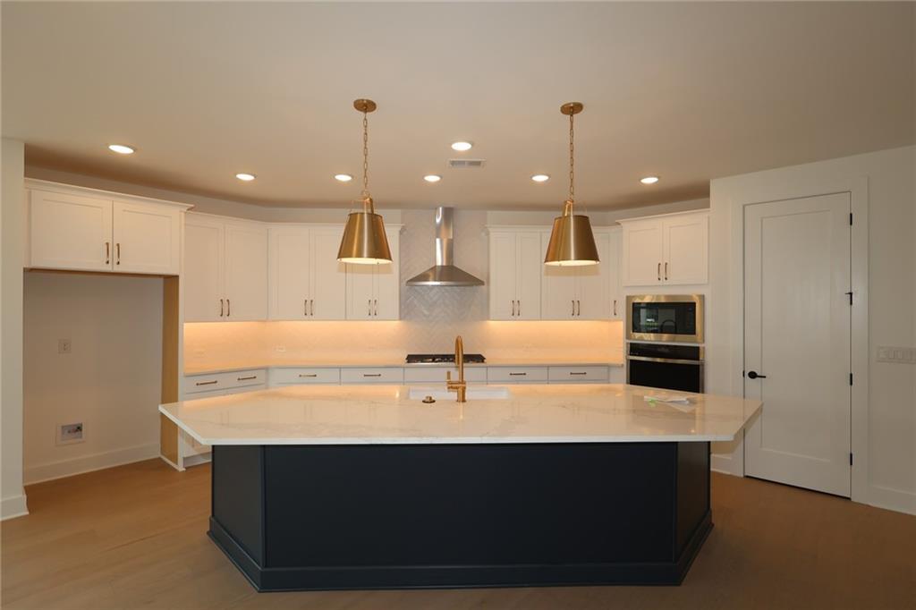 275 Strawberry Lane