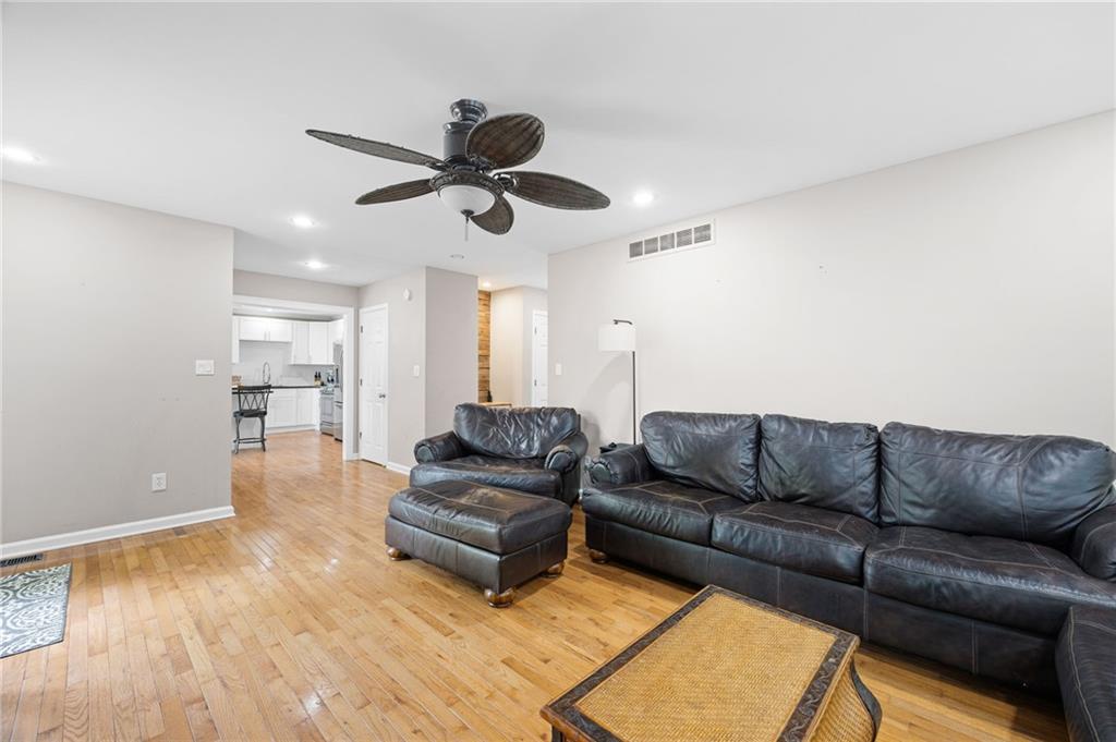 5531 Hurstcliffe Drive, Kennesaw, Georgia image 11