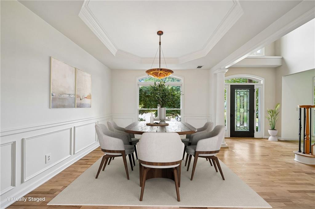 1907 Daniel Green Court SE