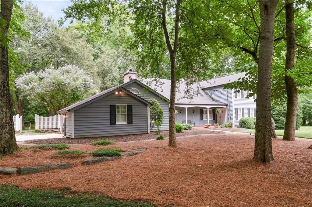 1904 Rena Lane